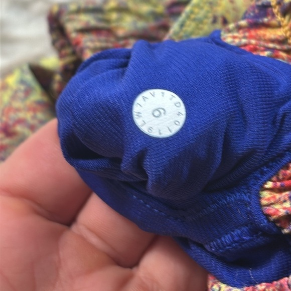 Lululemon Hotty Hot Seawheeze 2019 Special edition *tall - Picture 5 of 5